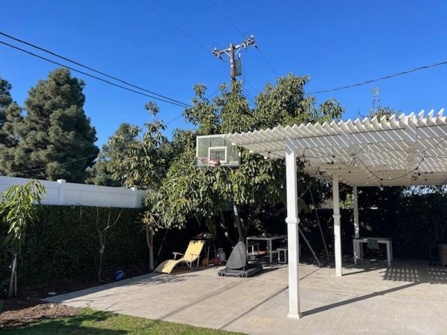 Costa Mesa Homestay - Private Rooms With 2 Shared Baths And Hosts Onsite Exterior photo