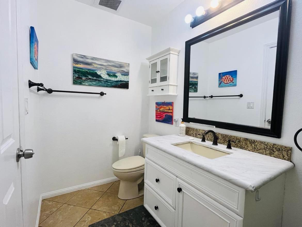 Costa Mesa Homestay - Private Rooms With 2 Shared Baths And Hosts Onsite Exterior photo